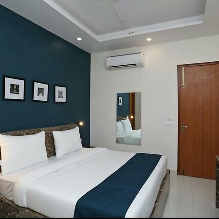 Hotel Galaxy Inn Gurgáon Kültér fotó