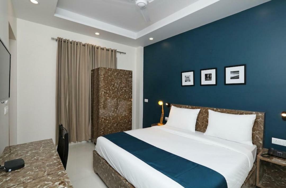 Hotel Galaxy Inn Gurgáon Kültér fotó