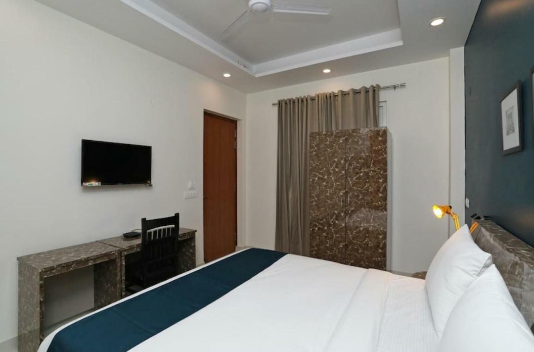 Hotel Galaxy Inn Gurgáon Kültér fotó
